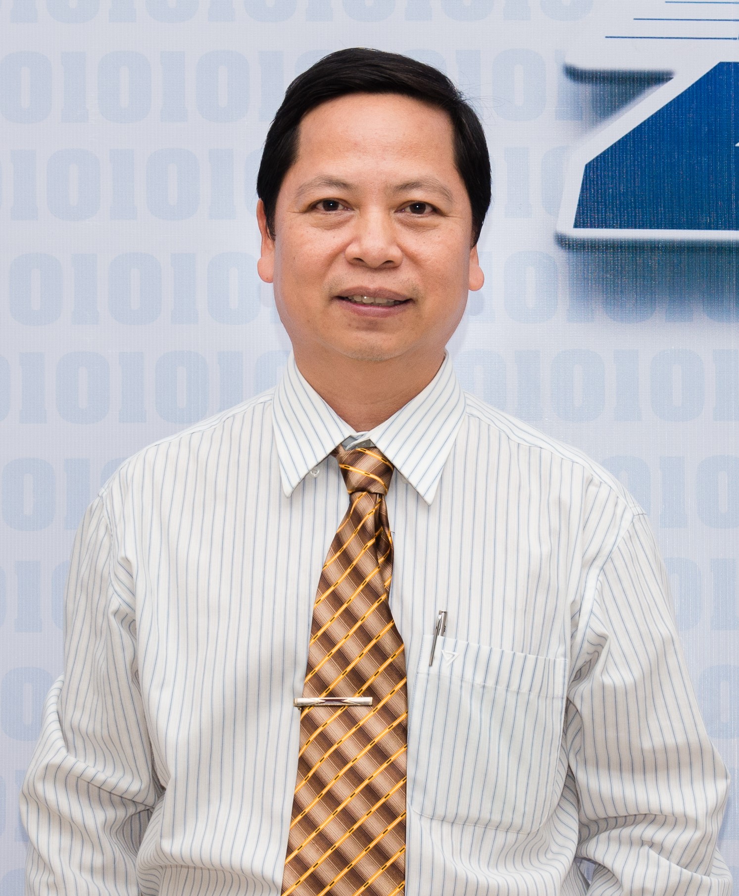 Professeur Associé, Dr. Đinh Điền